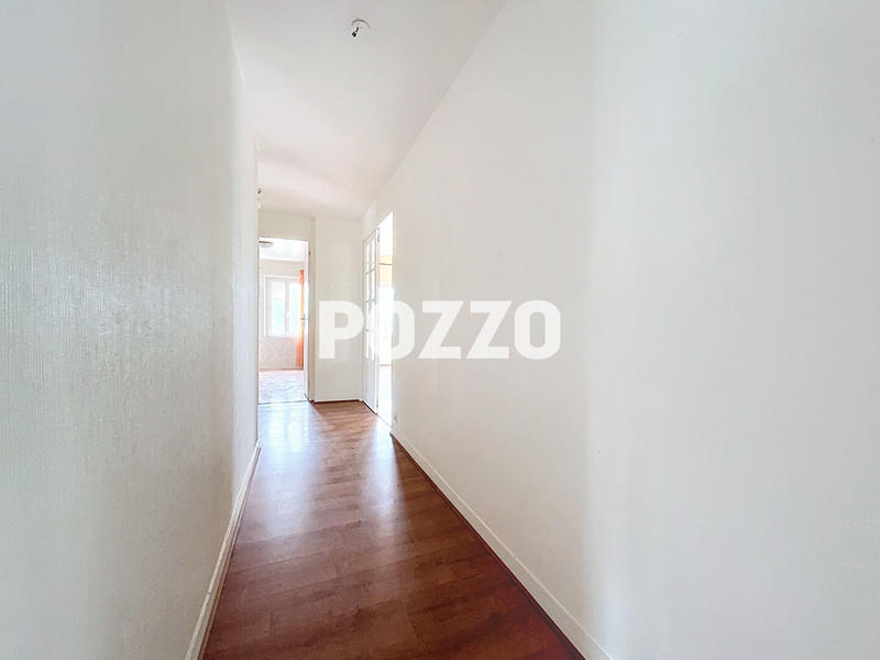 Maison - 224 m² - 8 pièces