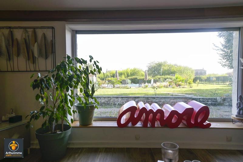 Maison - 230 m² - 9 pièces