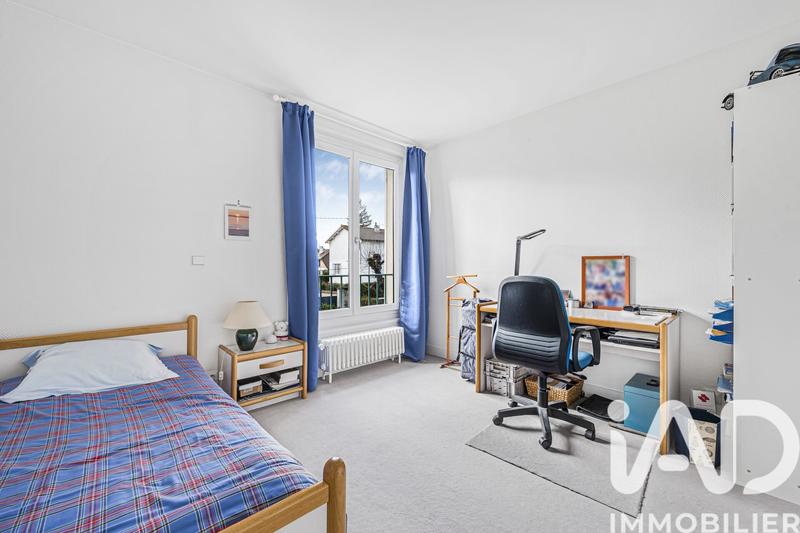 Maison - 237 m² - 8 pièces