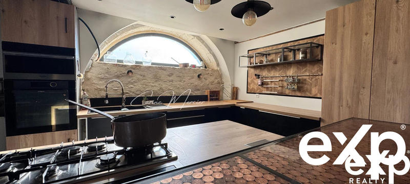 Maison ancienne - 174 m² - 7 pièces