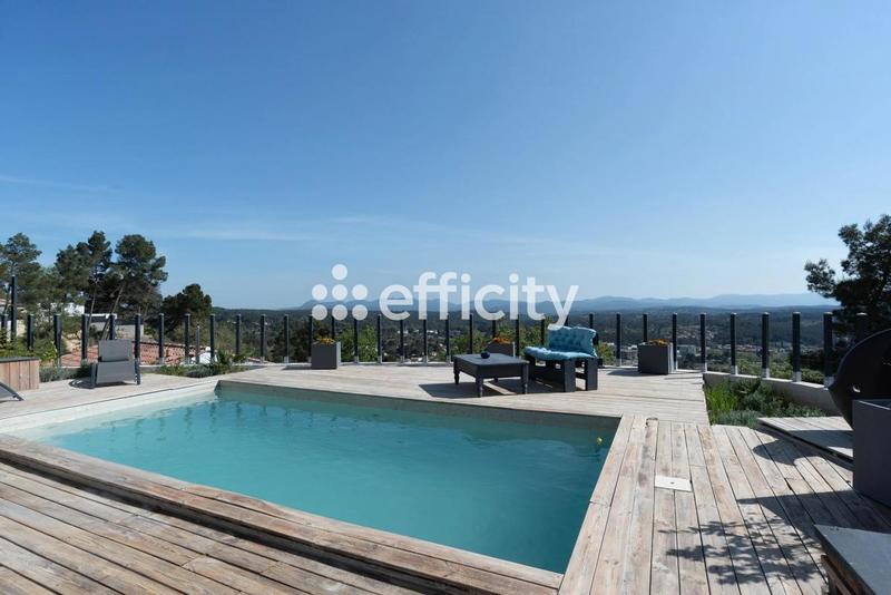 Maison - 152 m² - 5 pièces