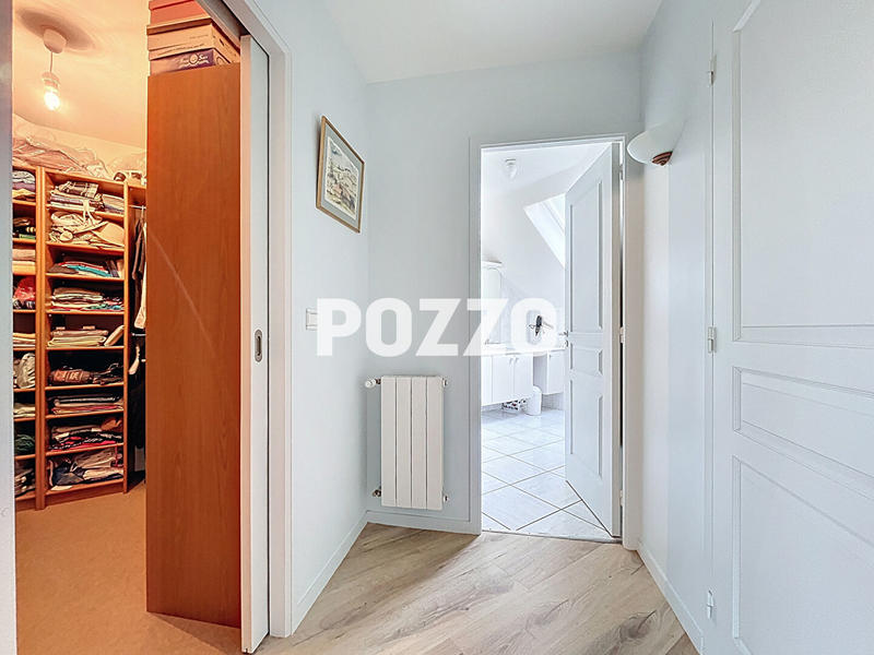 Maison - 200 m² - 6 pièces