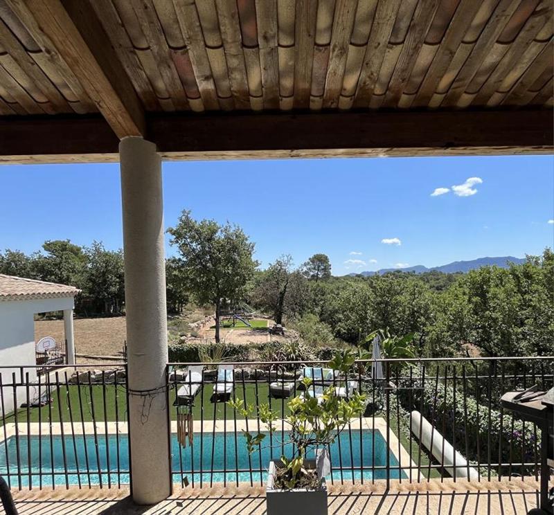 Maison - 223 m² - 8 pièces