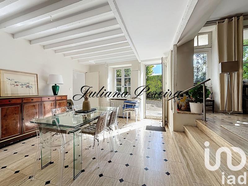 Maison - 216 m² - 9 pièces