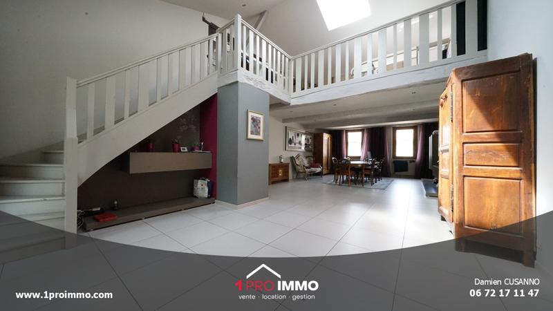 Maison - 270 m² - 8 pièces