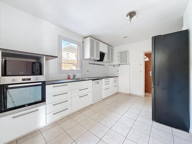 Maison - 163 m² - 8 pièces