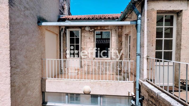 Maison - 201 m² - 7 pièces