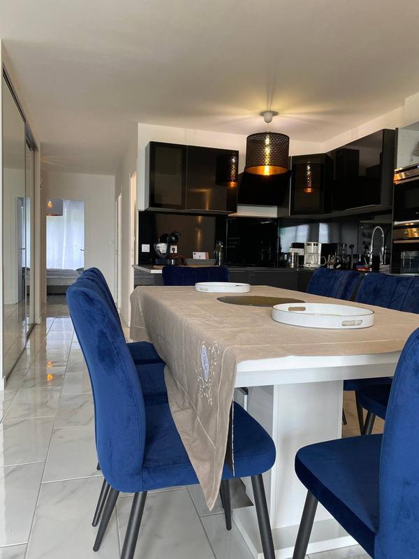 Appartement - 80 m² - 4 pièces