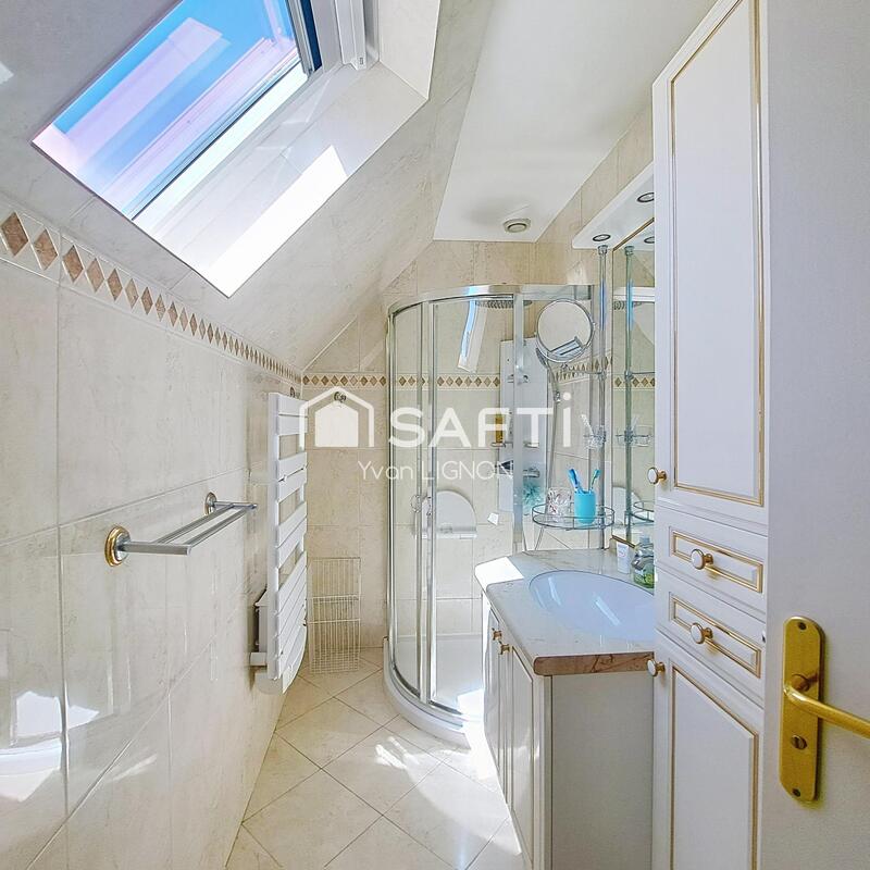 Maison - 96 m² - 6 pièces