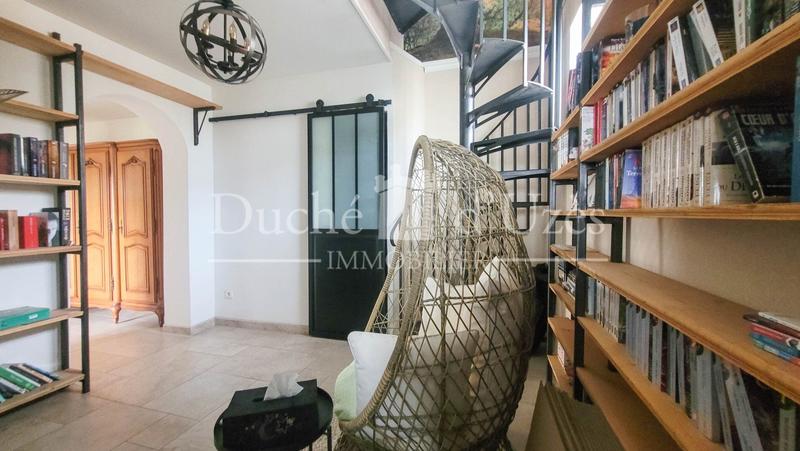 Maison - 195 m² - 9 pièces