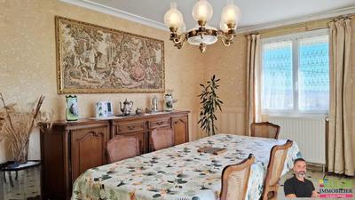 Maison - 166 m² - 6 pièces