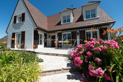 Maison - 195 m² - 7 pièces