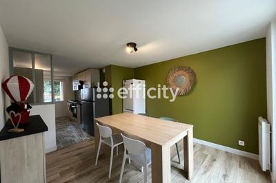 Maison - 140 m² - 9 pièces