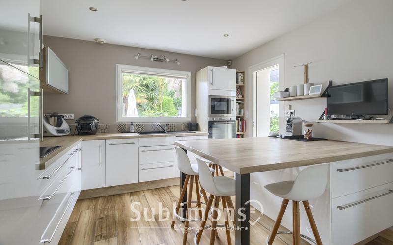 Maison contemporaine - 235 m² - 8 pièces