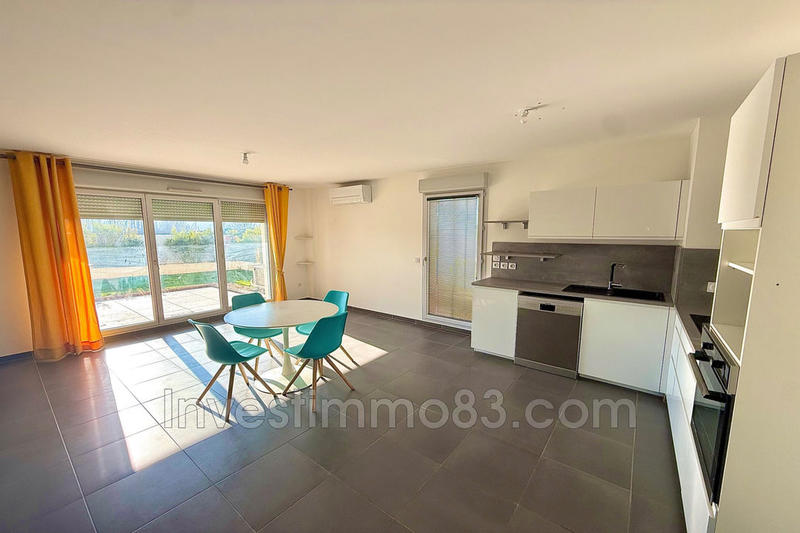 Appartement - 65 m² - 3 pièces