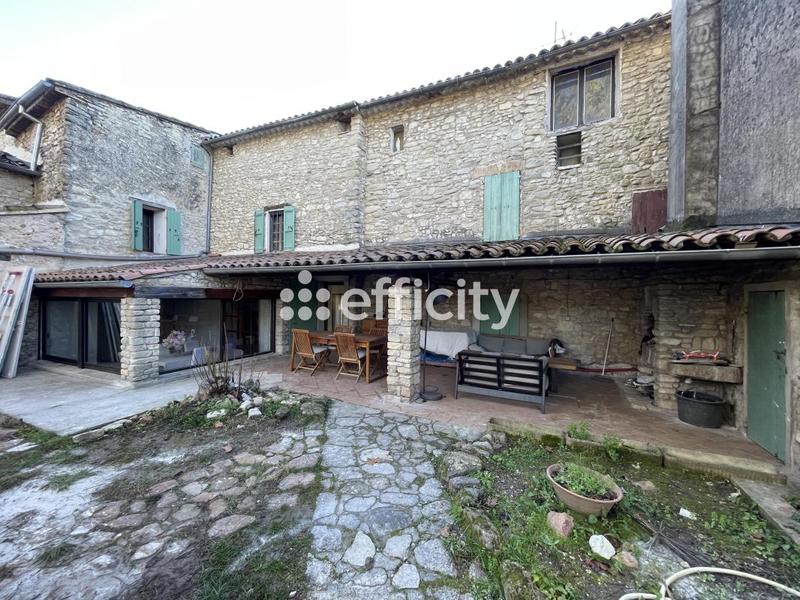 Maison - 207 m² - 8 pièces