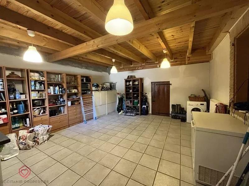 Propriété - 280 m² - 9 pièces