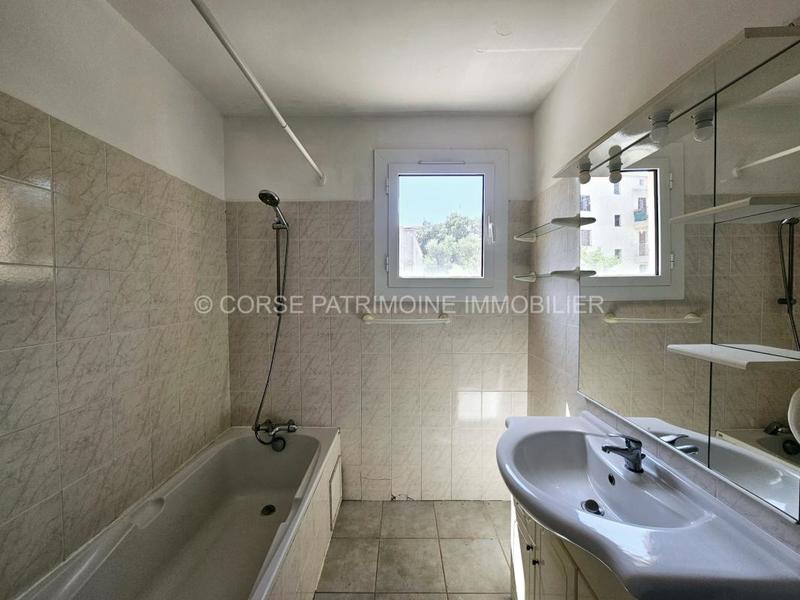 Appartement - 95 m² - 4 pièces