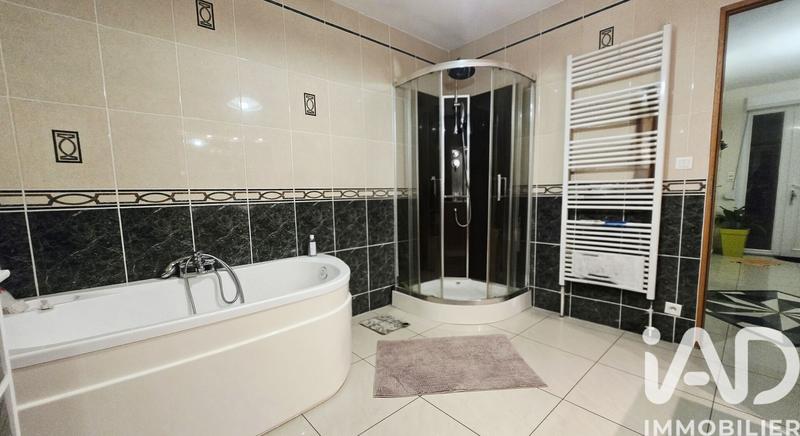 Maison - 153 m² - 7 pièces