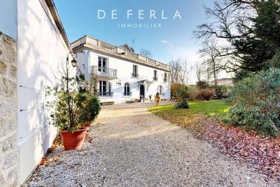 Demeure - 388 m² - 12 pièces