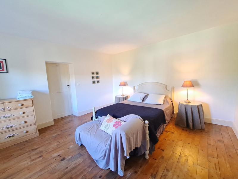 Maison - 220 m² - 6 pièces