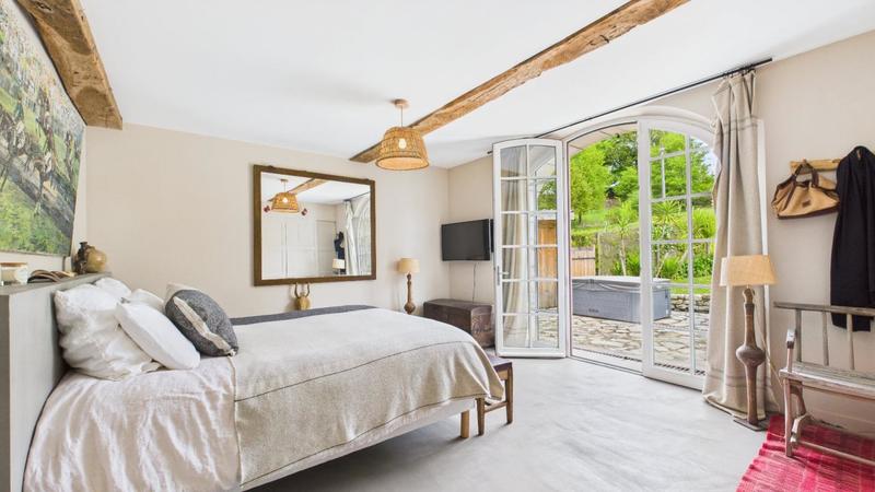 Propriété - 770 m² - 15 pièces