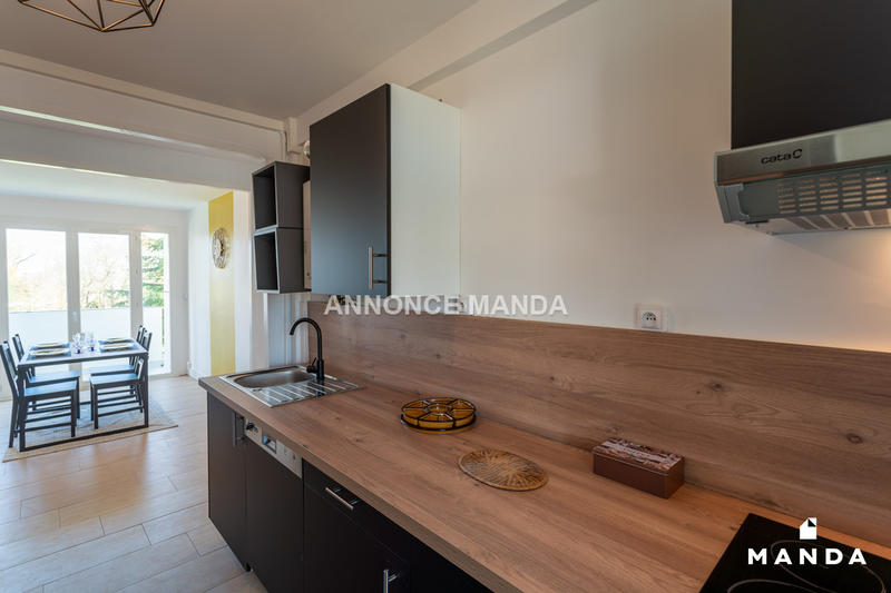 Chambre - 11 m² - 5 pièces