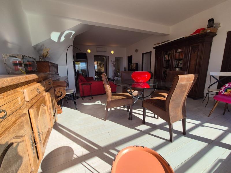 Maison de village - 130 m² - 6 pièces