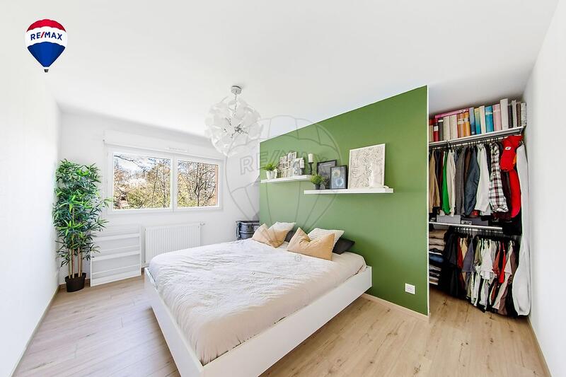 Appartement - 99 m² - 5 pièces