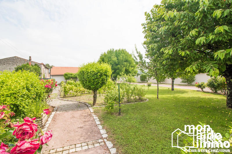 Maison - 220 m² - 5 pièces