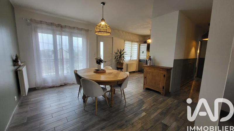 Maison - 99 m² - 5 pièces