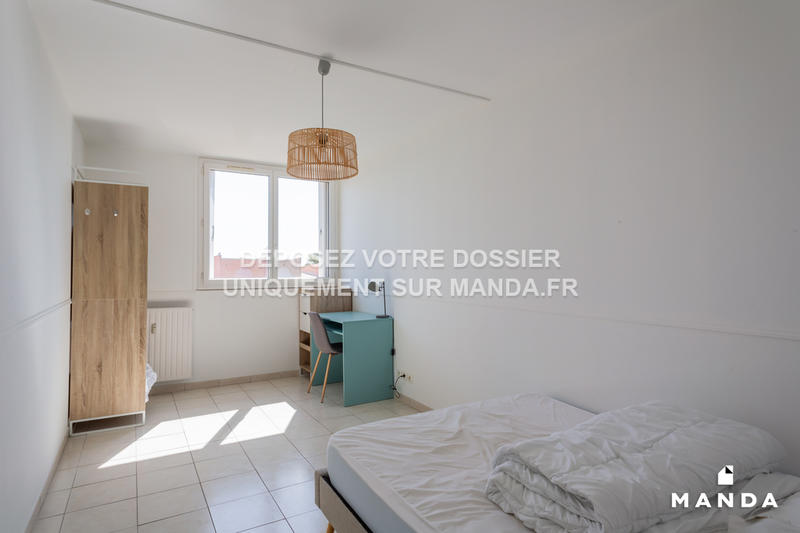 Chambre - 10 m² - 5 pièces