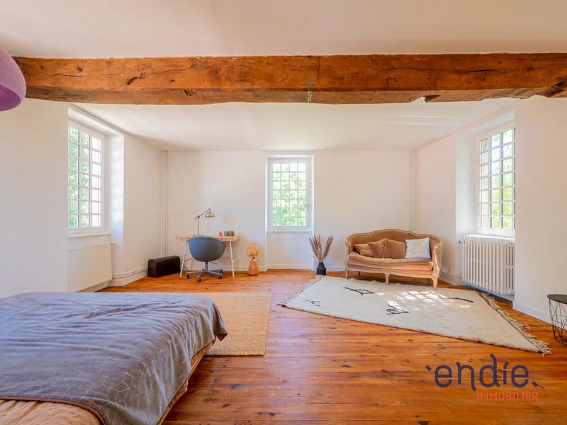 Maison - 450 m² - 16 pièces