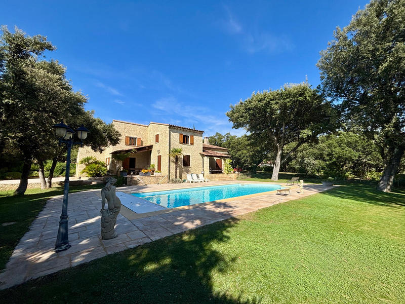 Maison - 190 m² - 7 pièces