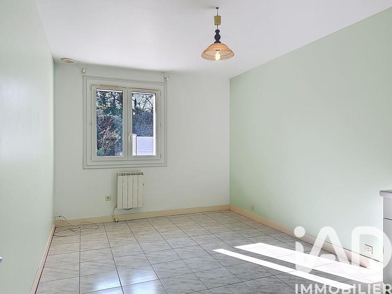 Maison - 242 m² - 12 pièces