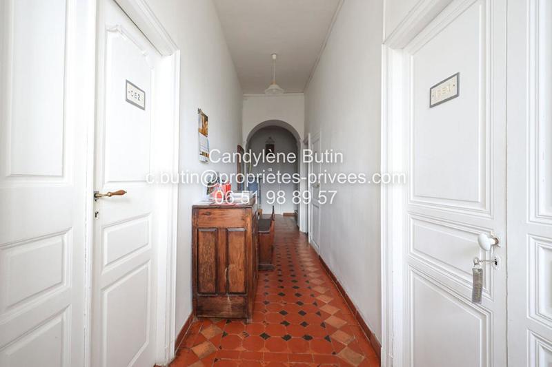 Maison - 320 m² - 12 pièces