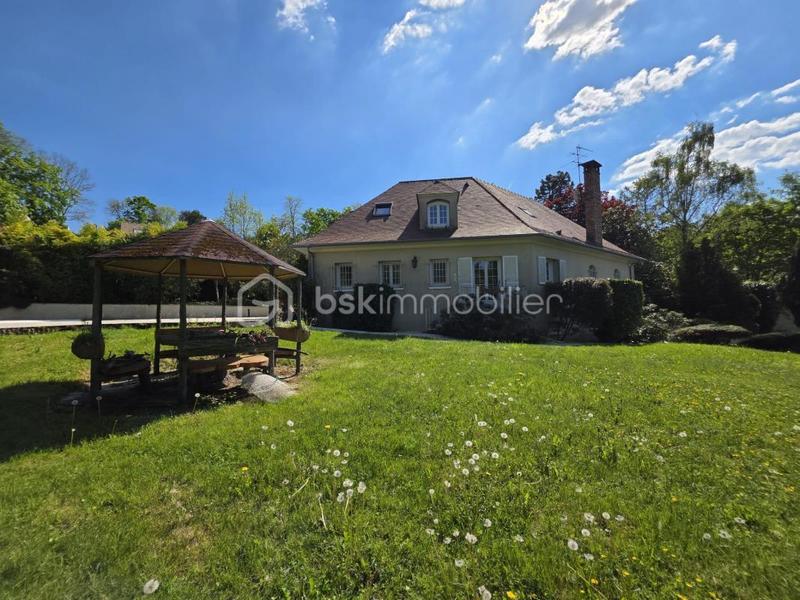 Maison - 185 m² - 7 pièces