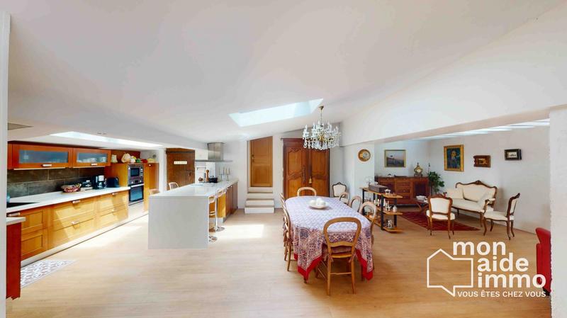 Maison ancienne - 275 m² - 7 pièces