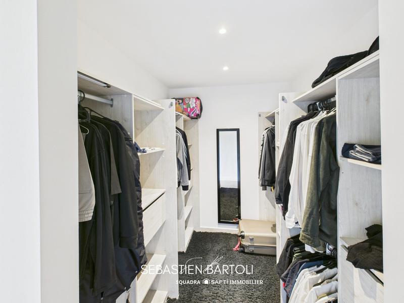 Maison - 174 m² - 6 pièces