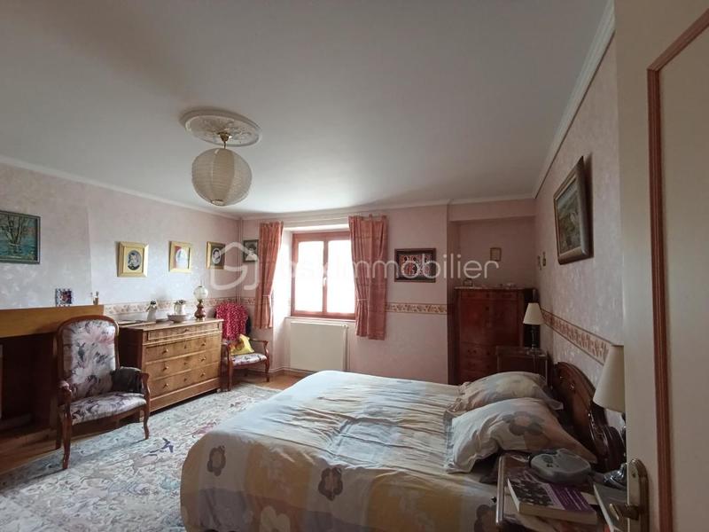 Maison - 186 m² - 7 pièces