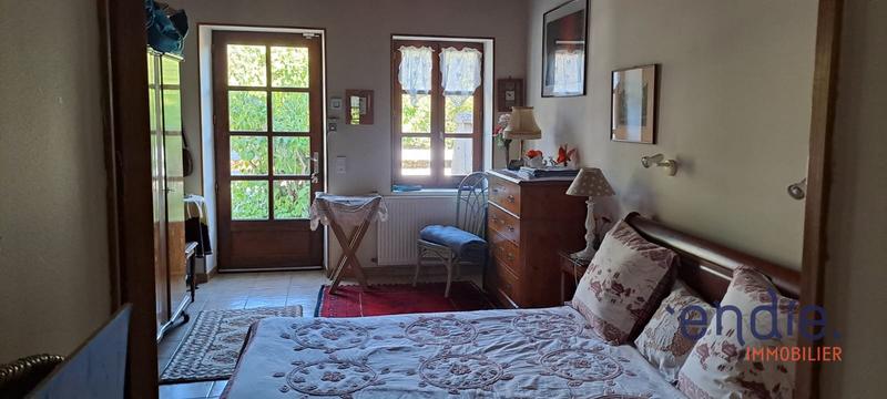 Maison - 230 m² - 10 pièces