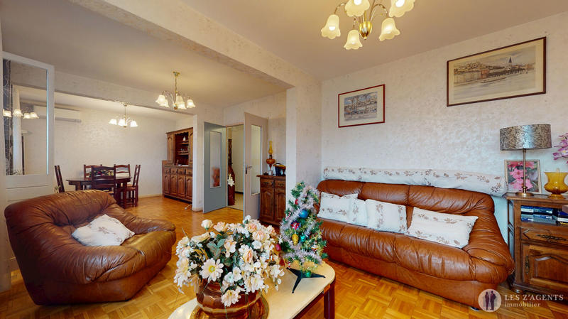 Appartement - 96 m² - 5 pièces