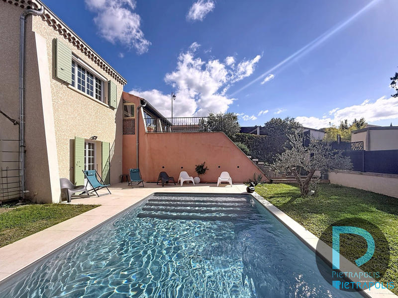 Villa - 183 m² - 5 pièces