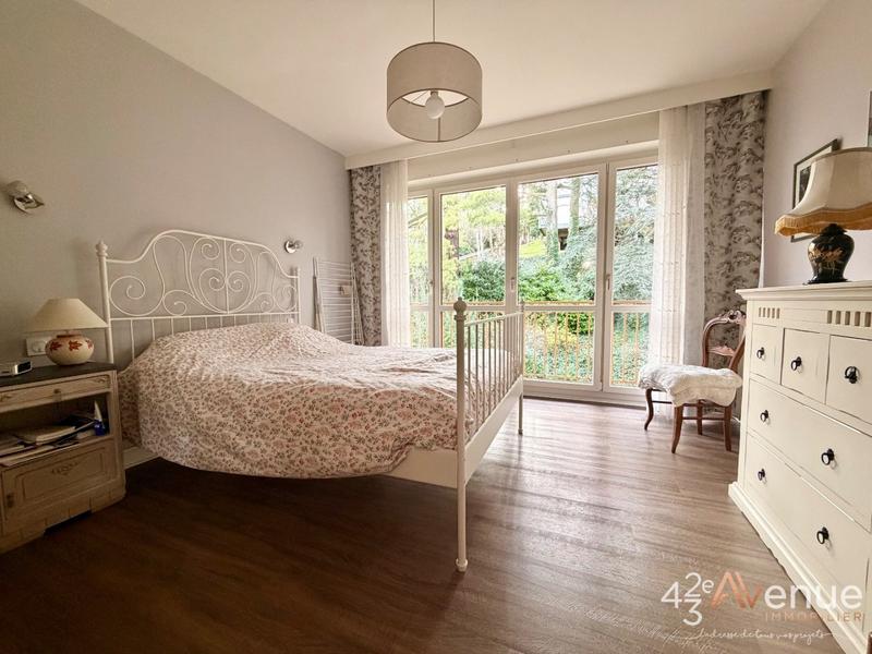 Appartement - 144 m² - 5 pièces