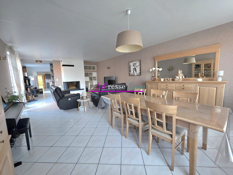 Maison - 200 m² - 7 pièces