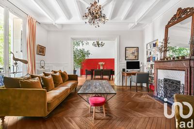 Maison - 232 m² - 8 pièces