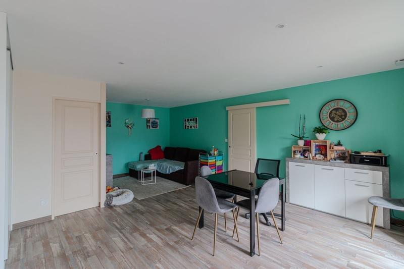 Maison - 222 m² - 7 pièces