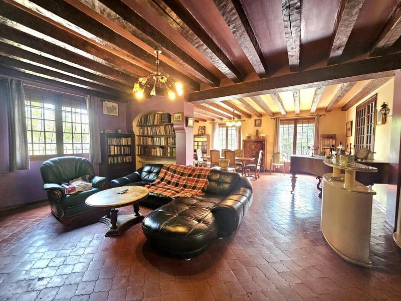 Maison - 362 m² - 12 pièces