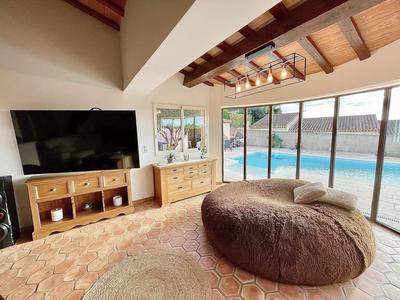 Maison - 211 m² - 8 pièces