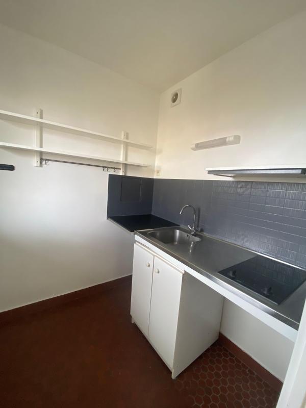 Studio - 25 m² - 1 pièce
